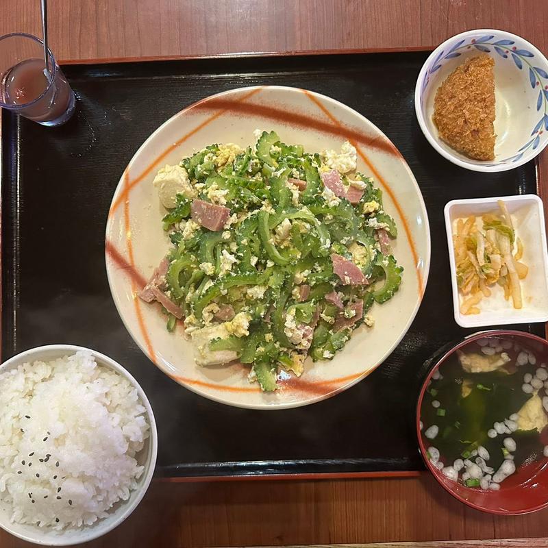 Cランチ ゴーヤーチャンプルー定食(アクアリュウム喫茶 慈伴賜)