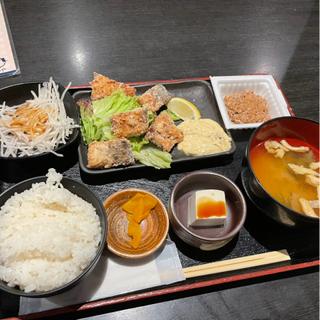 日替わり定食(川崎のひもの屋)