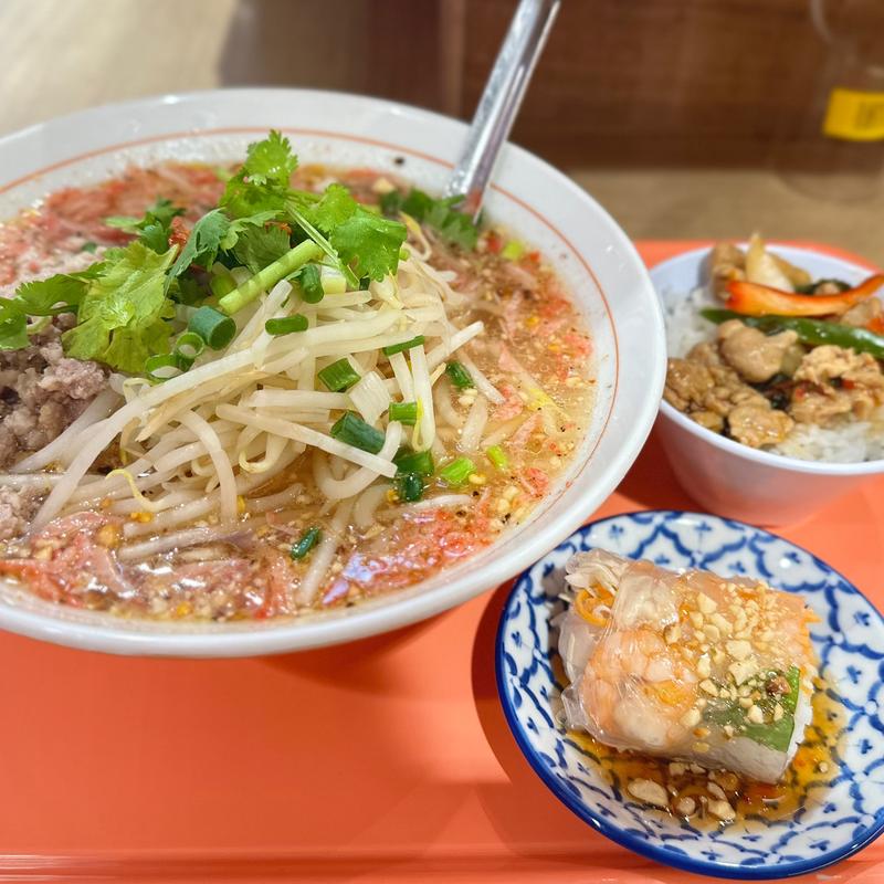 タイ式トムヤムヌードル(バンコク屋台 カオサン イイトルミネ新宿店（新宿エキナカ店）)