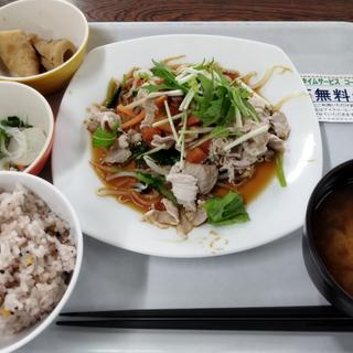 元気が出るメニュー(茹で豚もやしのトマトポン酢ソース)