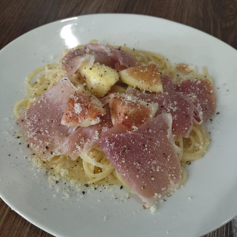 イチジクと生ハムのパスタ(DualY wine & tapas)