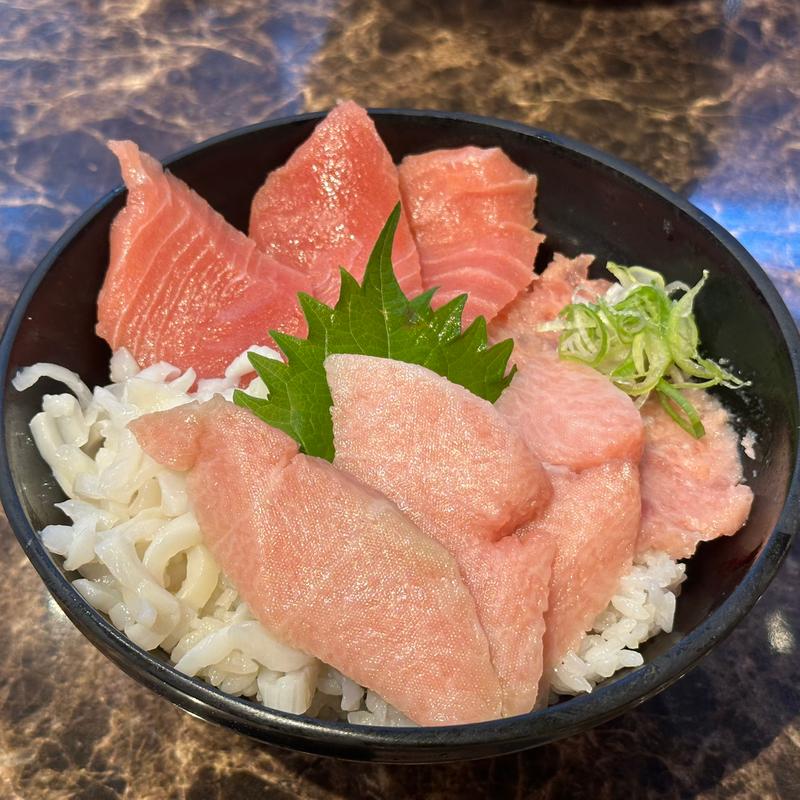 4種盛り（中トロ大トロねぎとろイカ）(よって家 )