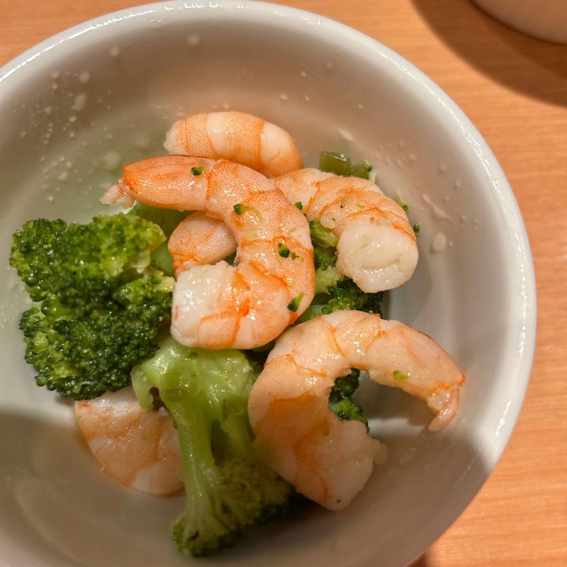 海老とブロッコリーのサラダ(ヱビスバー 札幌アピア店 (YEBISU BAR Sapporo Apia))