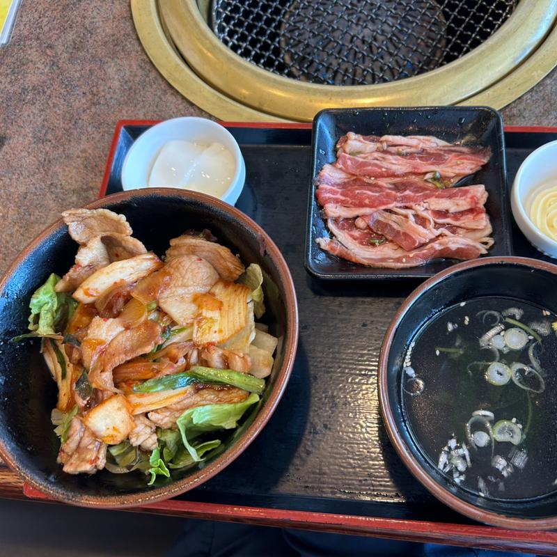 肉丼&焼肉ランチ　豚キムチ(安楽亭 吉川店)