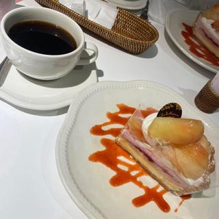 桃のタルト(ラ・メゾン アンソレイユターブル 札幌ステラプレイス店)