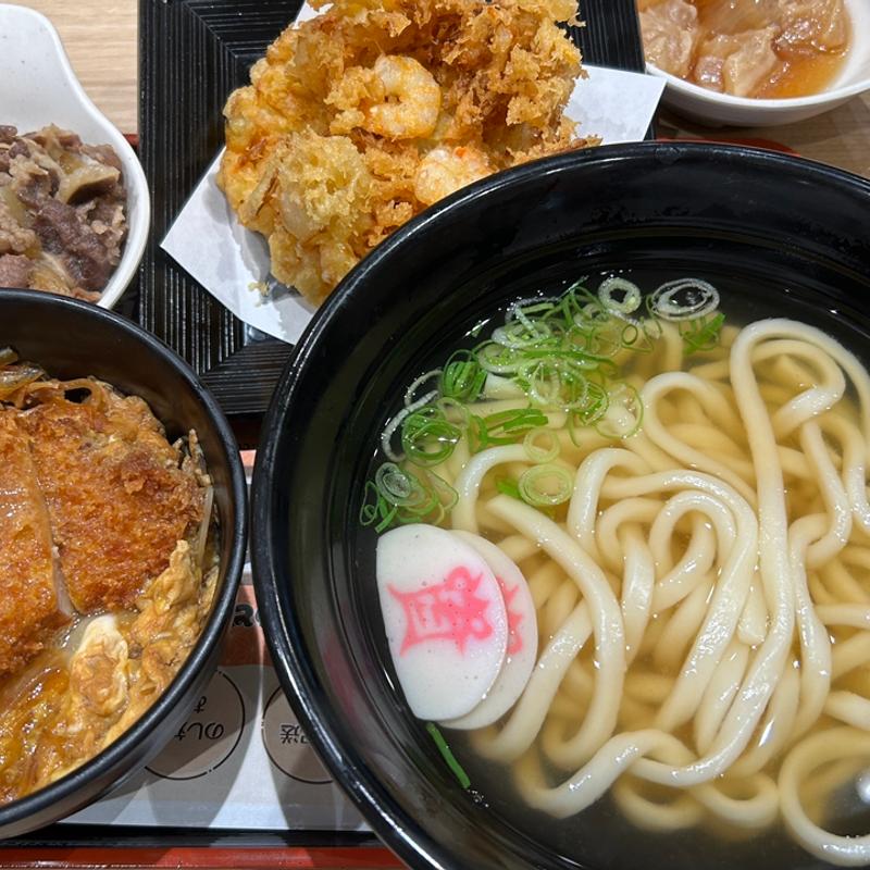 かき揚げうどん　ミニカツ丼　肉トッピング(資さんうどん足立鹿浜店)