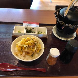 女子限定膳「葵」（コーンのかき揚げ天茶）