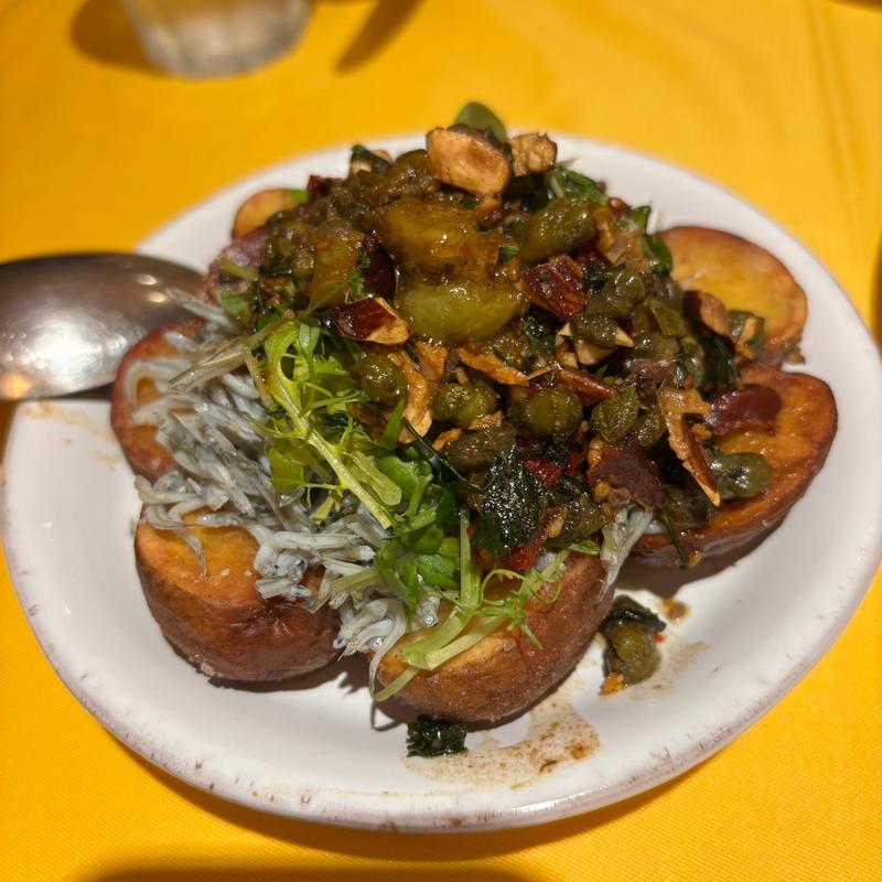 釜揚げしらすとアンデスインカのバターやき(TRATTORIA FILARE トラットリア フィラーレ)