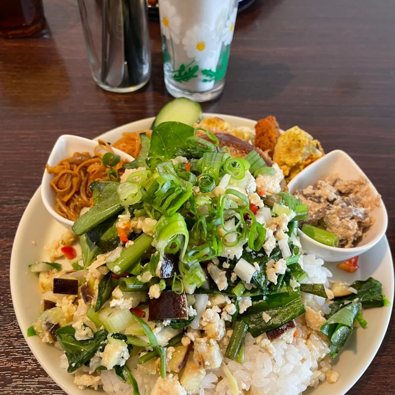 ラープ(カメイノ食堂)