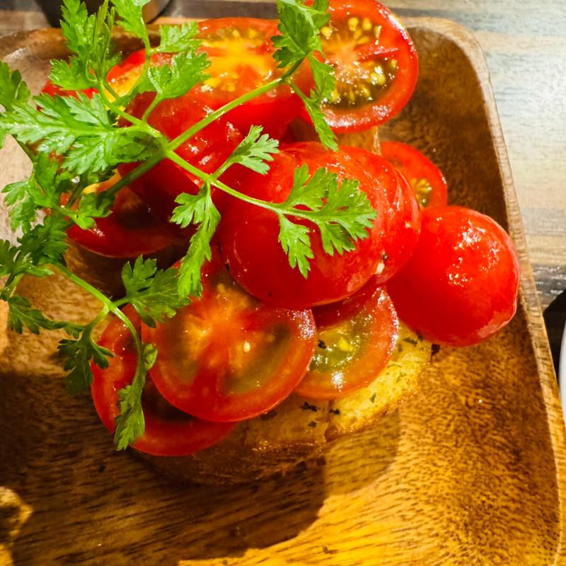 究極のブルスケッタ(駅前ワインビストロ わたなべ精肉店 徳島駅前店)