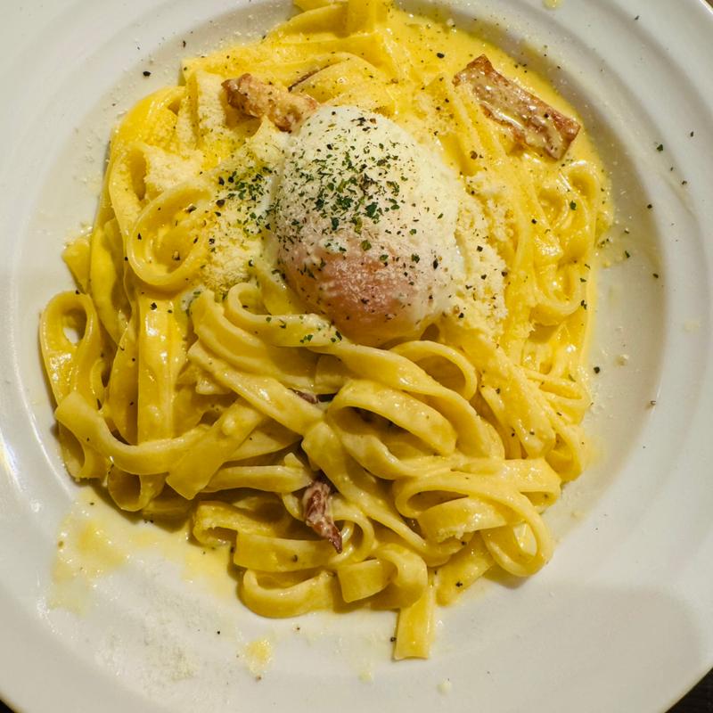 たまご好きのカルボナーラ(駅前ワインビストロ わたなべ精肉店 徳島駅前店)