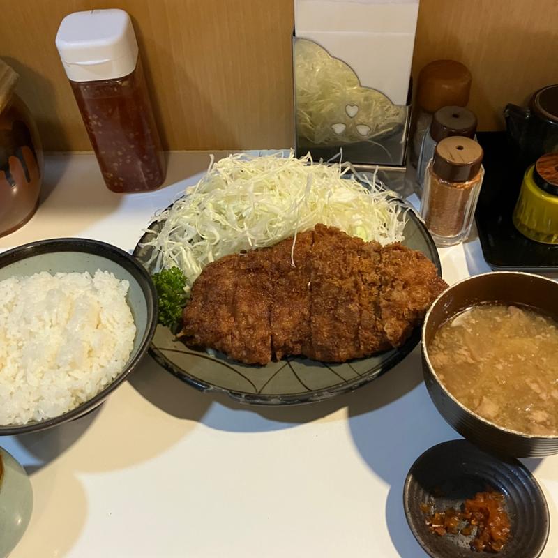 とんかつ定食(豚珍館 （とんちんかん）)