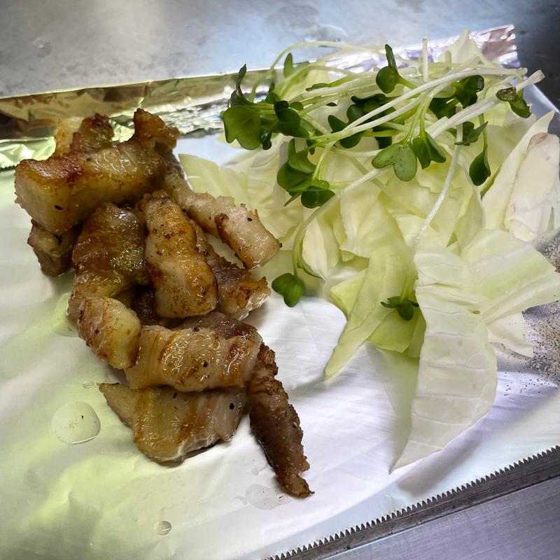 豚バラ(お好み焼 三文)