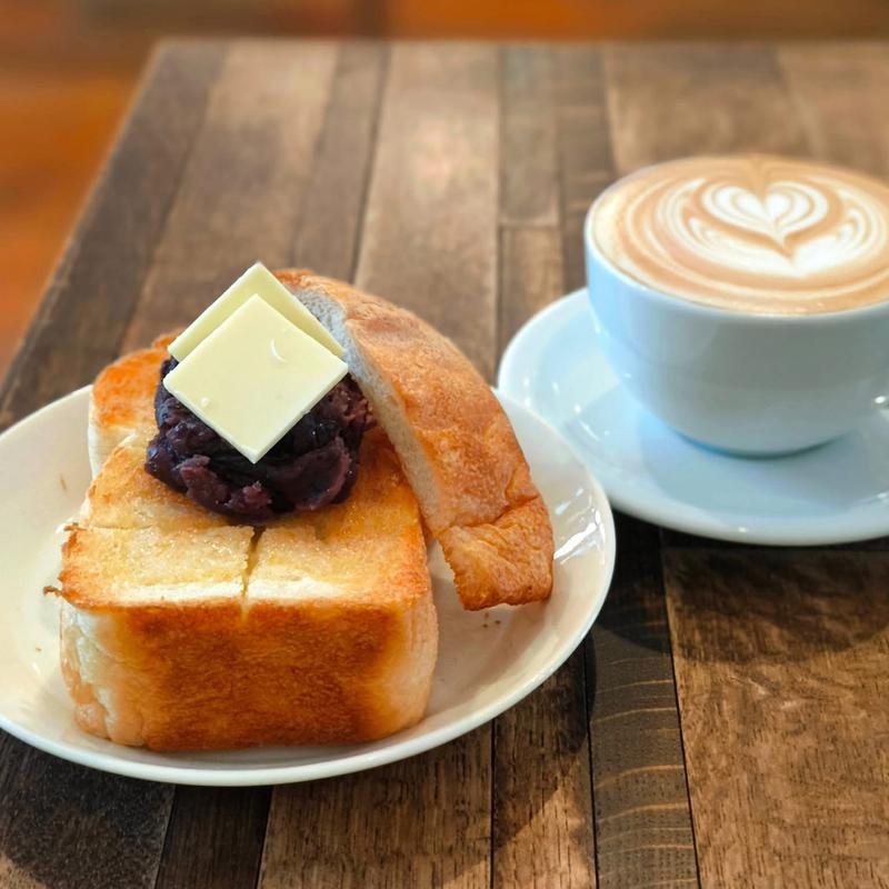 あんバタートースト カフェラテ(1ROOM COFFEE)