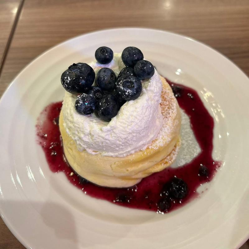 ブルーベリーとリコッタチーズのふわふわパンケーキ(高倉町珈琲 国立店)