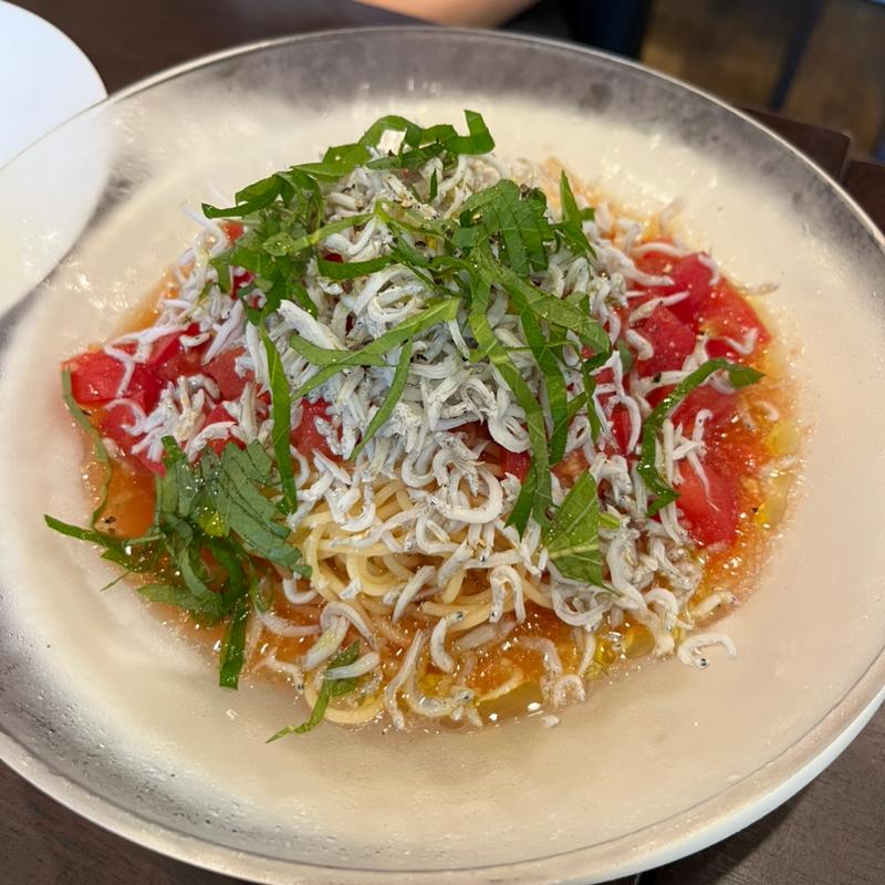 シラスとフレッシュトマトの冷製(ビストロ グルナッシュ （B'stro Grenache）)