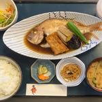 日替り　鯛の煮付け定食