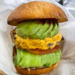 アボカドチーズバーガー