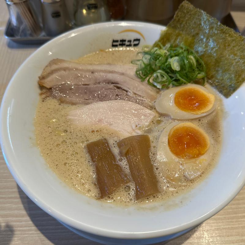 鶏白湯魚介濃縮ラーメン(麺・ヒキュウ 御影店)