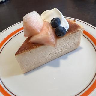 桃のバスクチーズケーキ