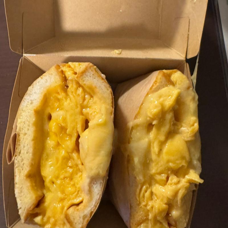 オムレツサンド(天然酵母の食パン専門店つばめパン＆Milk 名駅店)