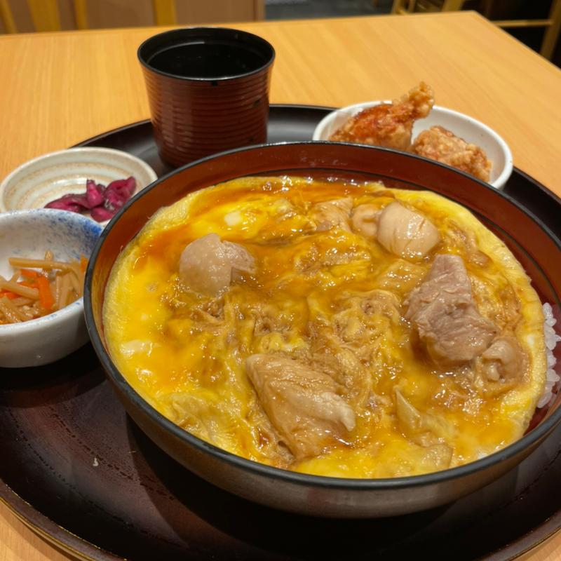 若鶏の親子丼(鳥開総本家 東京ミッドタウン八重洲店)