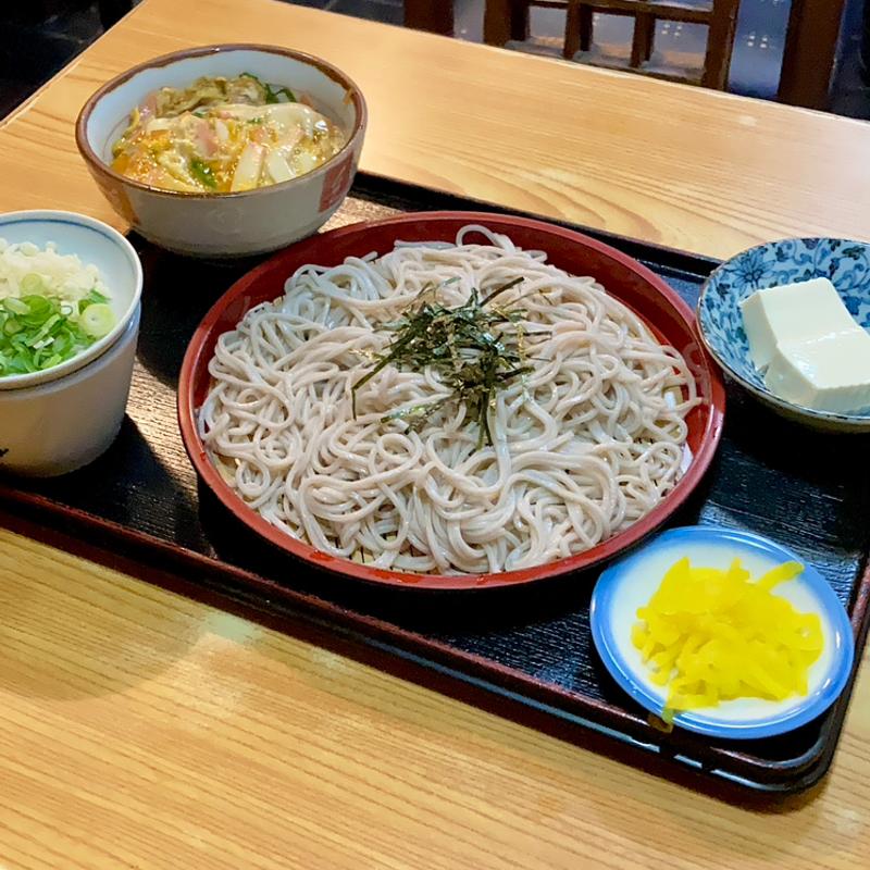 ざるそばセット 2.木の葉丼(ｶﾏﾎﾞｺ玉子)(生そば衣笠 石町店)
