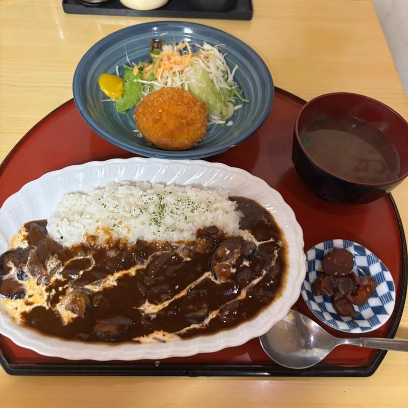 キノコたっぷりハヤシライスとカニクリームコロッケ(多満利屋きらく)