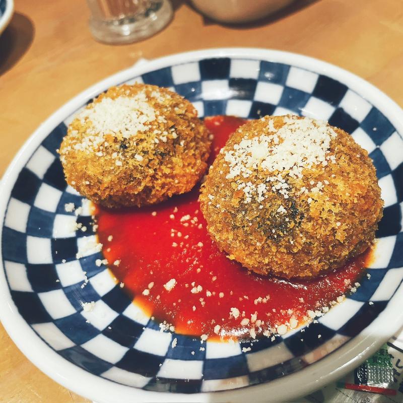 イカスミのライスコロッケ(すし酒場 さしす ホワイティうめだ店)