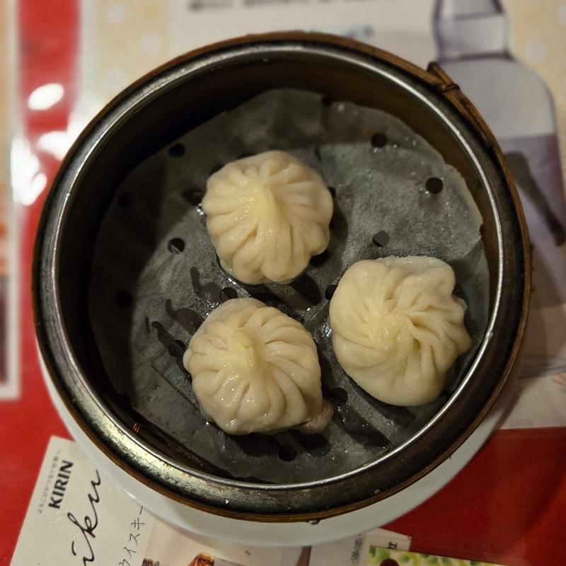 小籠包(3個)(上海食亭 （シャンハイショクテイ）)