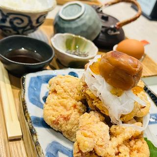 鶏のから揚げ定食（梅三杯酢）
