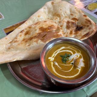 ランチカレー チキンとマッシュルームのカレー（日替）(ダルサン)