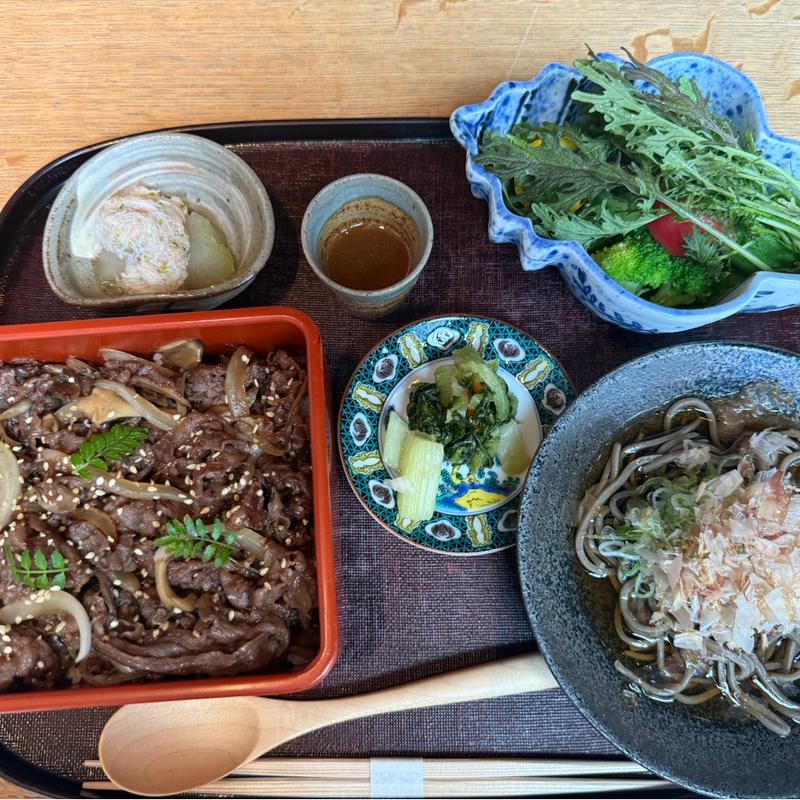若狭牛のお重と蕎麦のセット(ふくい、望洋楼 青山店)