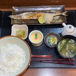 さんま塩焼き定食