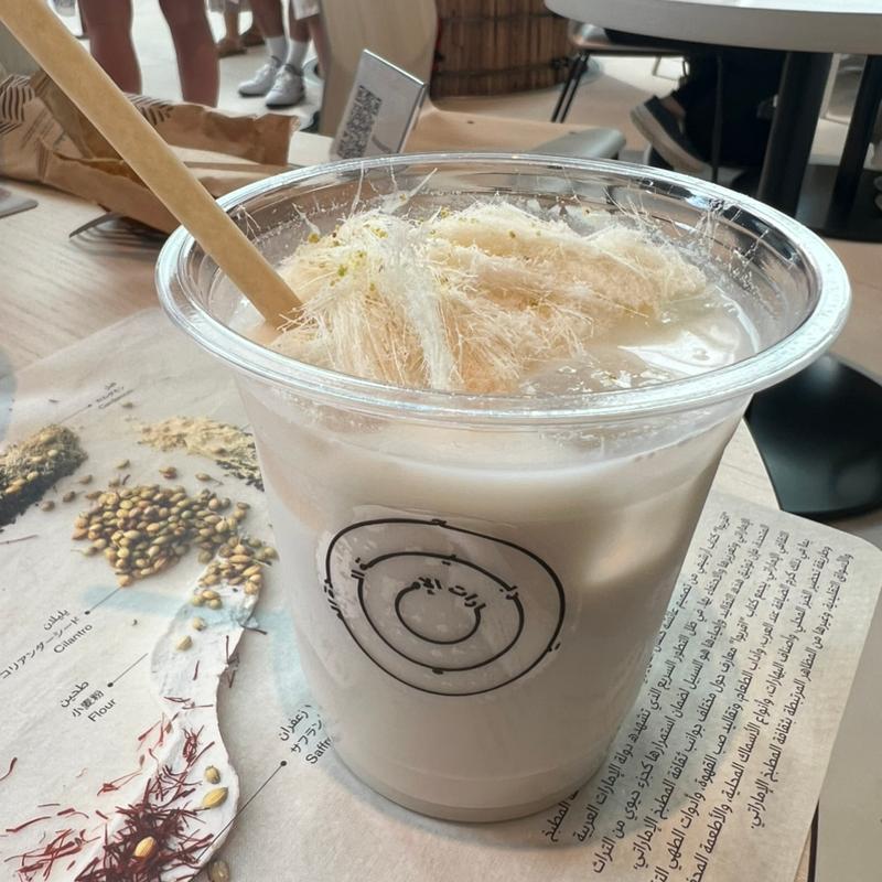 ラフシュとラクダミルク(アラブ首長国連邦パビリオン レストラン)