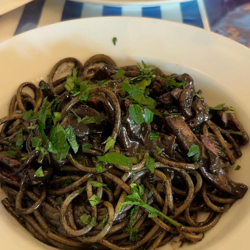 イカ墨のパスタ(pizzeria e trattoria CERVO （チェルボ）)