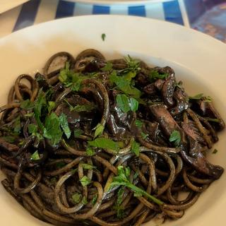 イカ墨のパスタ