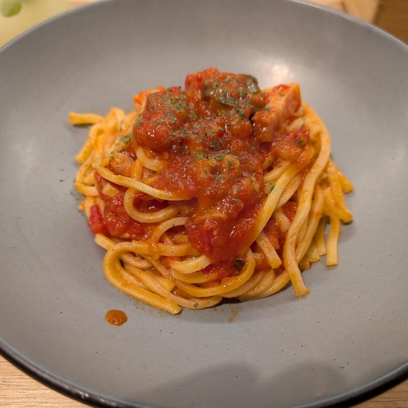 鎌倉ベーコンと茄子のトマト(2416MARKET PASTA&)