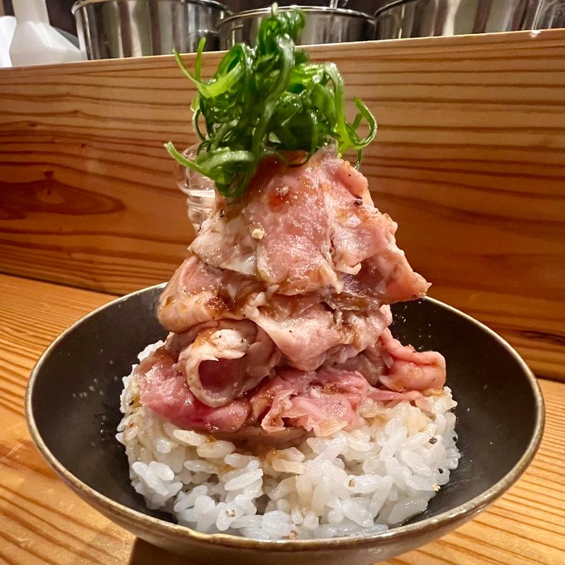 お肉ごはん(めん呼白)