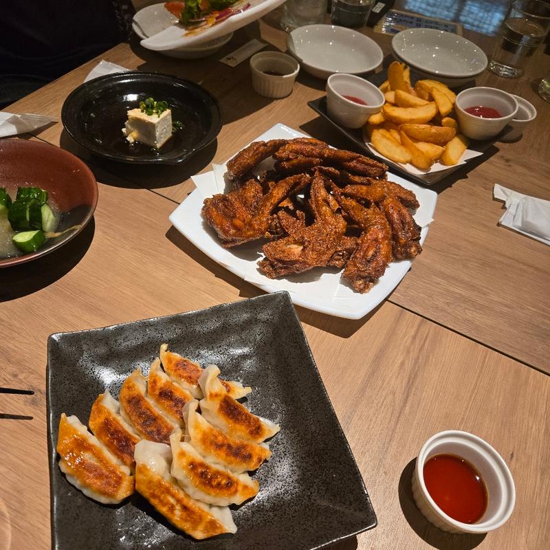 餃子　手羽先　フライドポテト(ルートイングランティア東海 Spa & Relaxation)