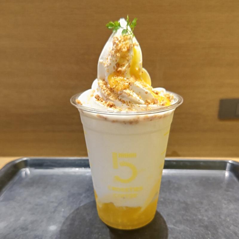 マンゴーヨーグルトパフェ(5 CROSSTIES COFFEE 鎌倉)