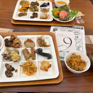 ランチビュッフェ