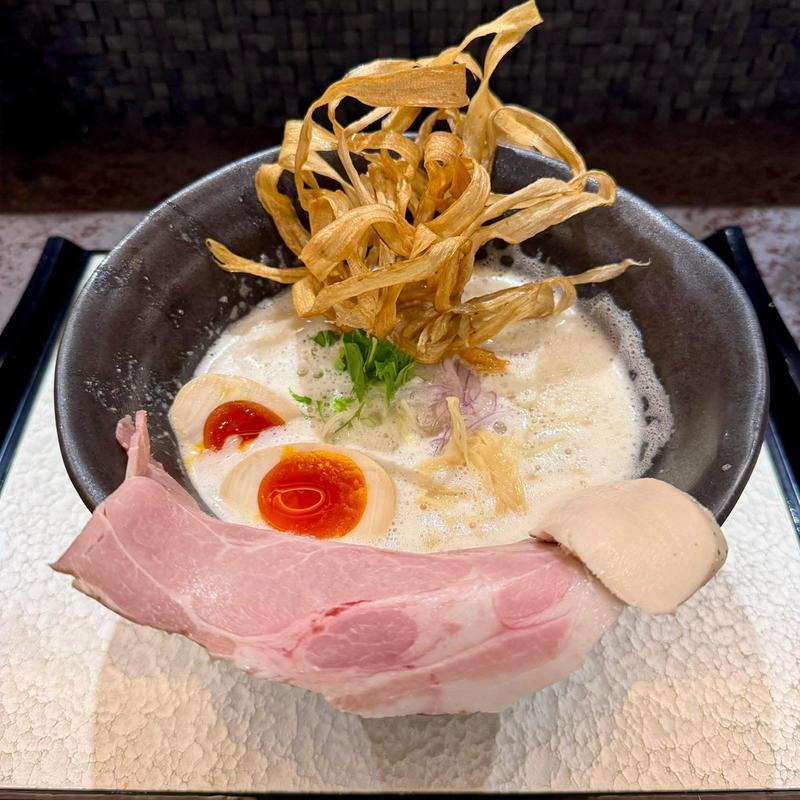 鶏Soba白湯 燻製玉子(鶏soba 座銀 KITTE丸の内店)