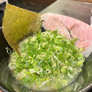 ネギ盛り黒源ラーメン(麺屋黒源)
