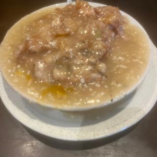 鶏唐ニンニク塩ダレ飯(麺飯店 俵飯)