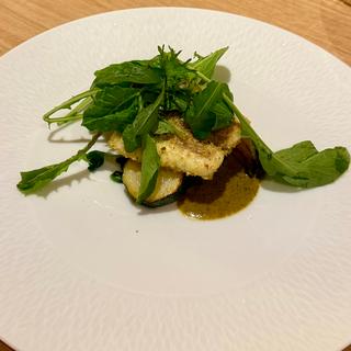 鱸の香草パン粉焼きとアワビのソテー