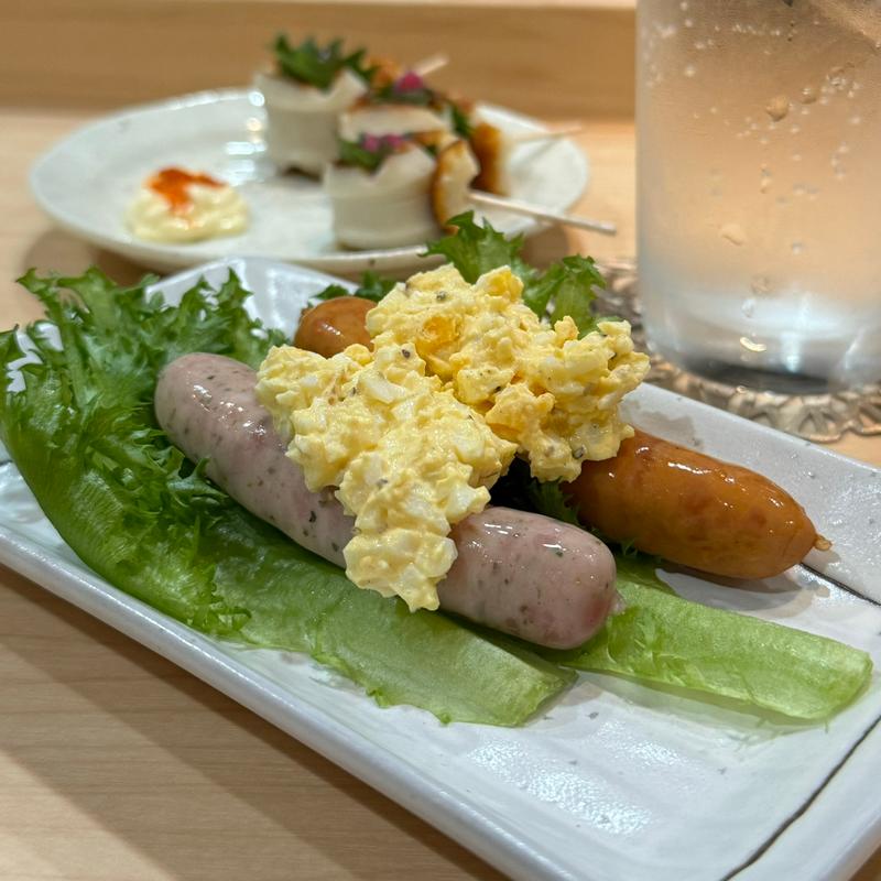 ソーセージとたまごのレタス巻き(ゆみちゃんと大将)