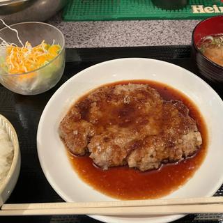 ハンバーグ定食 (柳小路)