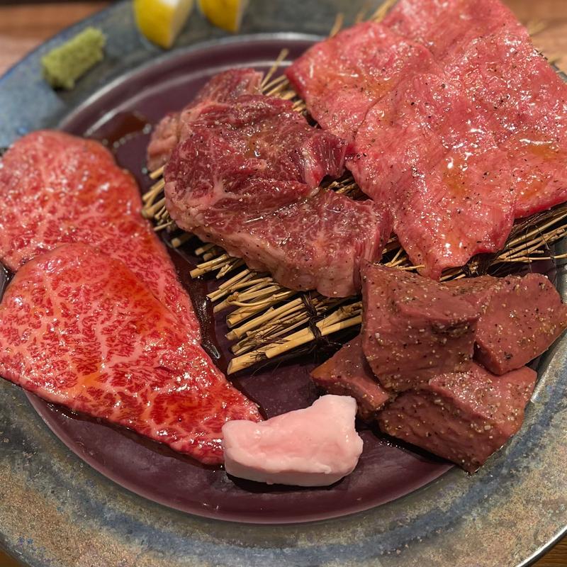 上タン・和牛ハラミ・ハツ・上ロース(Yakiniku 名もなき名店へ 一切入魂一枚売り焼肉)