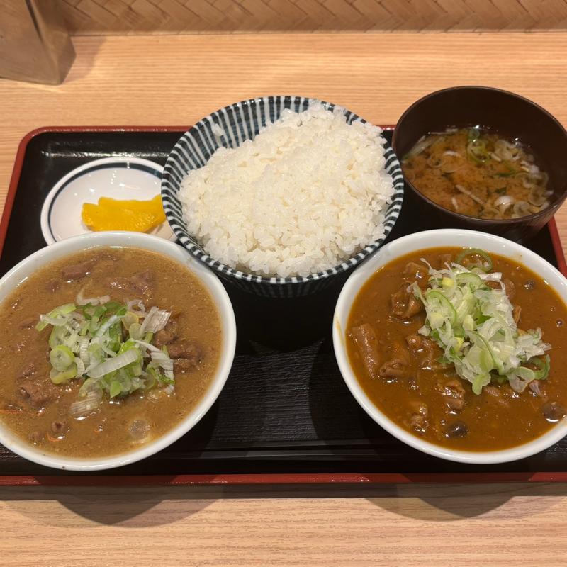 もつ煮込2色盛定食(もつ煮込 定食 よし川)